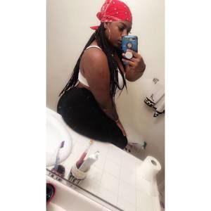 Meet your Posher, Dee